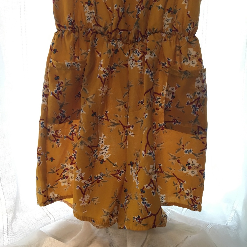 Foral Romper - Picture 4 of 7